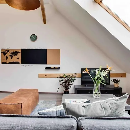 Unique City Centre Duplex, Roof Top Terrace, Castle View * Prague