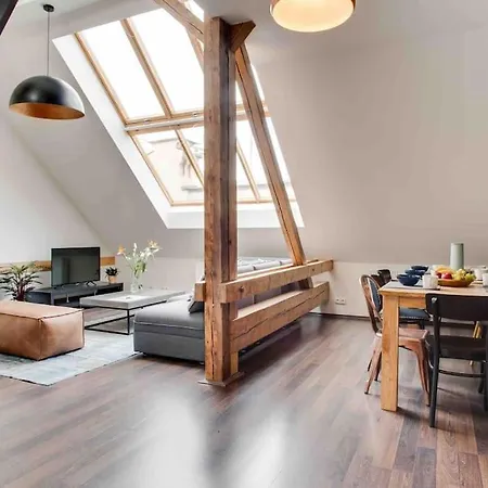 Unique City Centre Duplex, Roof Top Terrace, Castle View Apartment